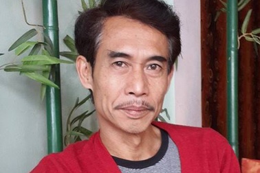 Nghệ sĩ Phú Đôn tiết lộ bí quyết lấy vợ trẻ và làm bố ở tuổi 55