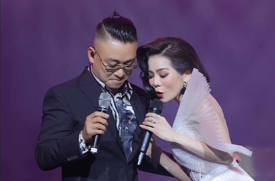 Lệ Quyên say đắm cùng 5 người tình trên sân khấu - 7 Lệ Quyên say đắm cùng 5 người tình trên sân khấu - 7