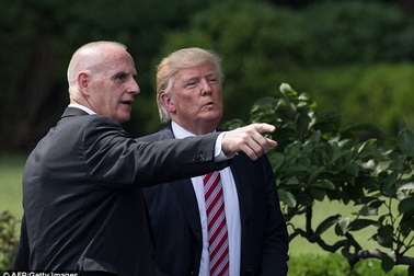 “Cánh tay phải” trung thành sắp rời xa Tổng thống Trump sau 18 năm?