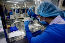 Phi công người Anh mắc Covid-19 gia tăng tình trạng nhiễm trùng