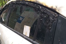 Hà Nội: Ô tô bị đốt nham nhở, nghi do đỗ choán lối đi trong khu tập thể