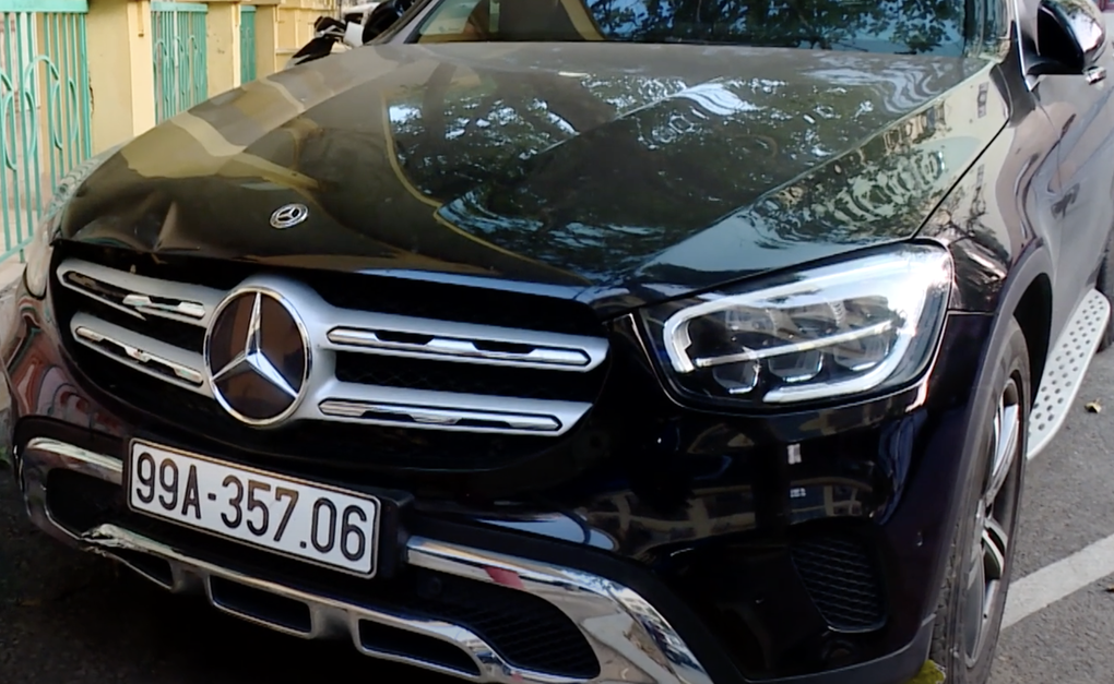Tạm giữ lái xe Mercedes tông chết người chiều mùng 1 Tết rồi bỏ trốn - 1 Tạm giữ lái xe Mercedes tông chết người chiều mùng 1 Tết rồi bỏ trốn - 1