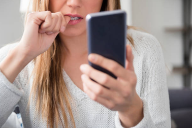 Bạn của chồng nhắn tin gạ tình tôi