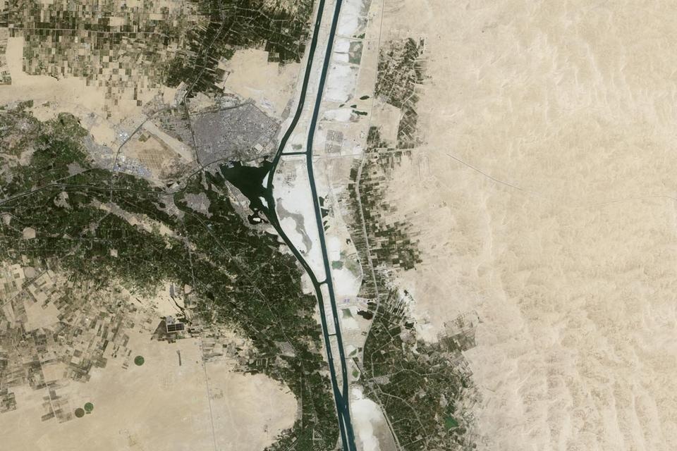 Kênh đào Suez: Tuyến huyết mạch nối liền hai nửa thế giới 150 năm qua - 6 Kênh đào Suez: Tuyến huyết mạch nối liền hai nửa thế giới 150 năm qua - 6