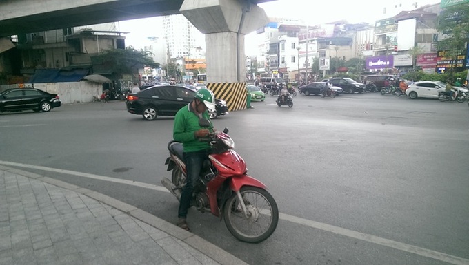 Anh Kiều Văn Minh cho biết, từ ngày chuyển sang chạy xe ôm công nghệ, cuộc sống của gia đình anh ổn định hơn.