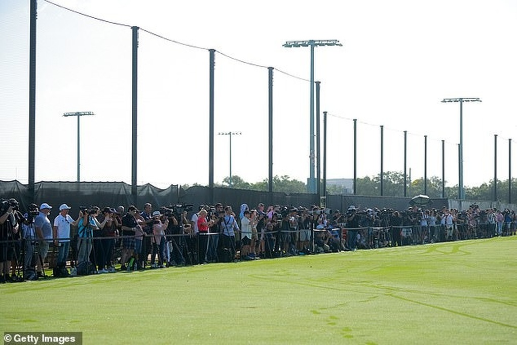 Messi phấn khích trong buổi tập luyện trước trận ra mắt Inter Miami - 6 Messi phấn khích trong buổi tập luyện trước trận ra mắt Inter Miami - 6