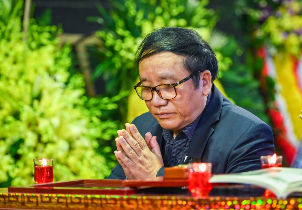 Đông đảo văn nghệ sĩ tiễn biệt ông vua truyện ngắn Nguyễn Huy Thiệp - 5