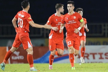 CLB Công an TPHCM lên đầu bảng V-League, HAGL bị CLB PVF-CAND cầm hòa