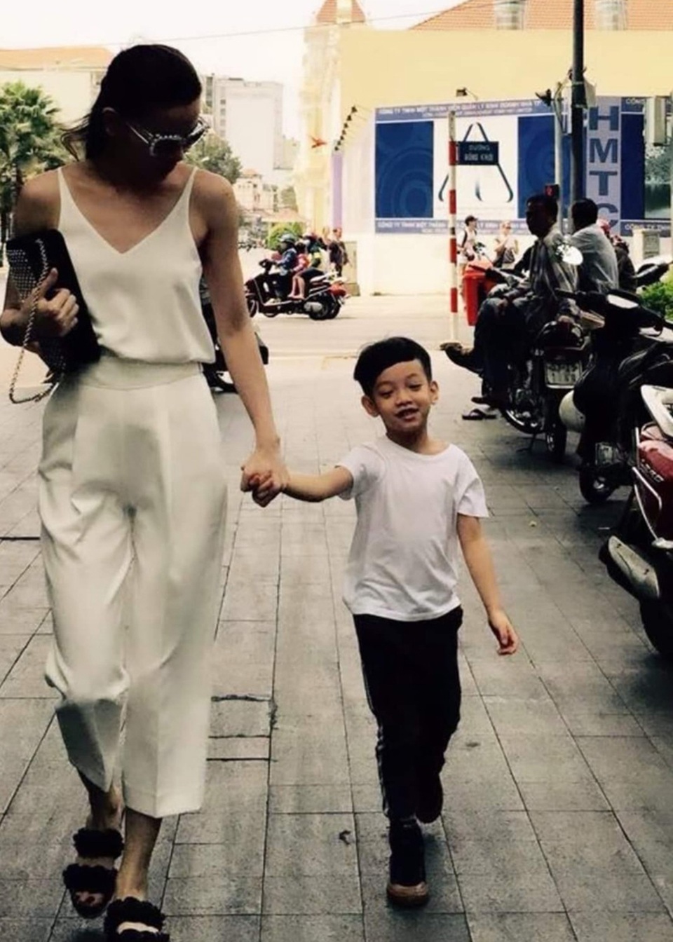 Hồ Ngọc Hà chia sẻ hành trình trưởng thành của con trai Subeo - 3 Hồ Ngọc Hà chia sẻ hành trình trưởng thành của con trai Subeo - 3