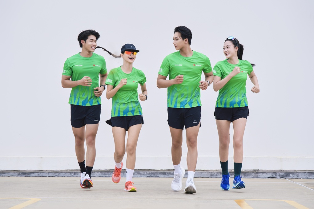 VPBank Hanoi International Marathon 2025 ra mắt bộ race kit và giải thưởng giá trị - 1 VPBank Hanoi International Marathon 2025 ra mắt bộ race kit và giải thưởng giá trị - 1