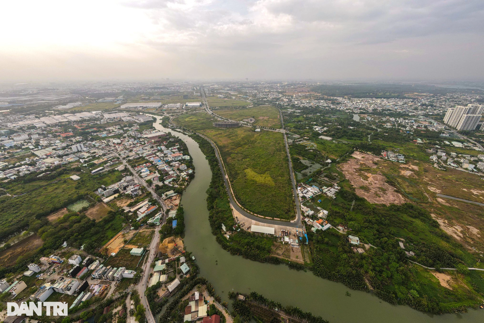 Thung lũng Silicon TPHCM nhiều năm bỏ hoang, thành bãi chăn bò - 11 Thung lũng Silicon TPHCM nhiều năm bỏ hoang, thành bãi chăn bò - 11