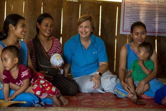 Ít nhất, 1/4 các bậc cha mẹ không có khả năng nuôi con 'xanh'. Ảnh: UNICEF