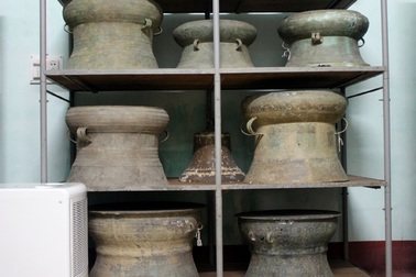 Thiếu nhà trưng bày, cổ vật thành… đồ cũ cất kho