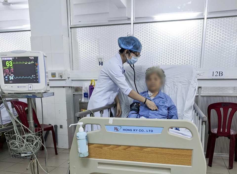 Cắt khối u tim cứu sống cụ bà 80 tuổi trong tình trạng nguy kịch - 1 Cắt khối u tim cứu sống cụ bà 80 tuổi trong tình trạng nguy kịch - 1