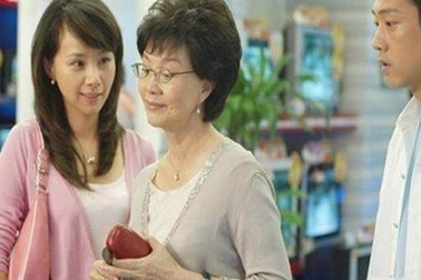 Vợ chồng tan nát vì "trả quá nhiều tiền cho mẹ chồng chăm cháu"