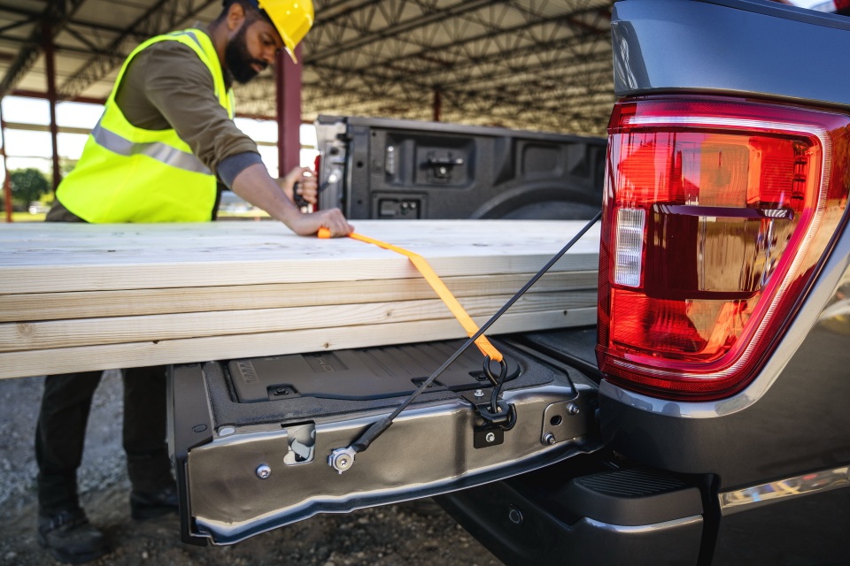 Ford F-150 thế hệ mới - Thiết kế mới, công nghệ động cơ mới - 28 Ford F-150 thế hệ mới - Thiết kế mới, công nghệ động cơ mới - 28