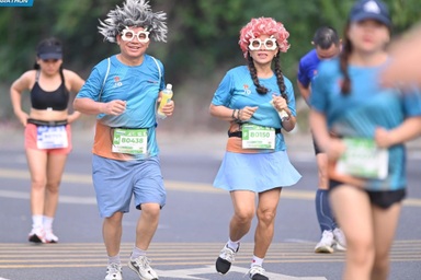 Muôn kiểu cosplay trên đường chạy Unique Nha Trang H-Marathon 2024