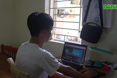 Nam thủ khoa nhịn ăn sáng dành tiền mua tivi, máy tính hỏng về sửa