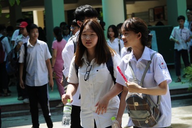 Đề thi Ngữ Văn trường THPT chuyên Sư phạm: Muốn điểm cao, cần kiến thức thực tế