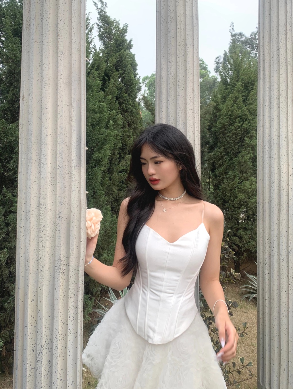 Hoa khôi cao 1,70m gây chú ý với tài ca hát, chơi nhạc cụ - 5 Hoa khôi cao 1,70m gây chú ý với tài ca hát, chơi nhạc cụ - 5