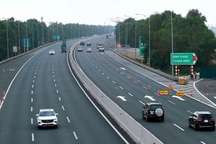 Ô tô có được vượt phải?