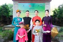 NTK Đỗ Trịnh Hoài Nam cùng 70 nhà thiết kế tới Lễ hội Áo dài du lịch Hà Nội