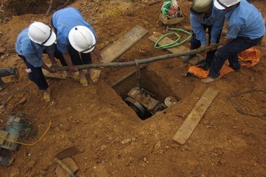 Hai vợ chồng khai thác vàng, hầm sập làm người chồng tử vong