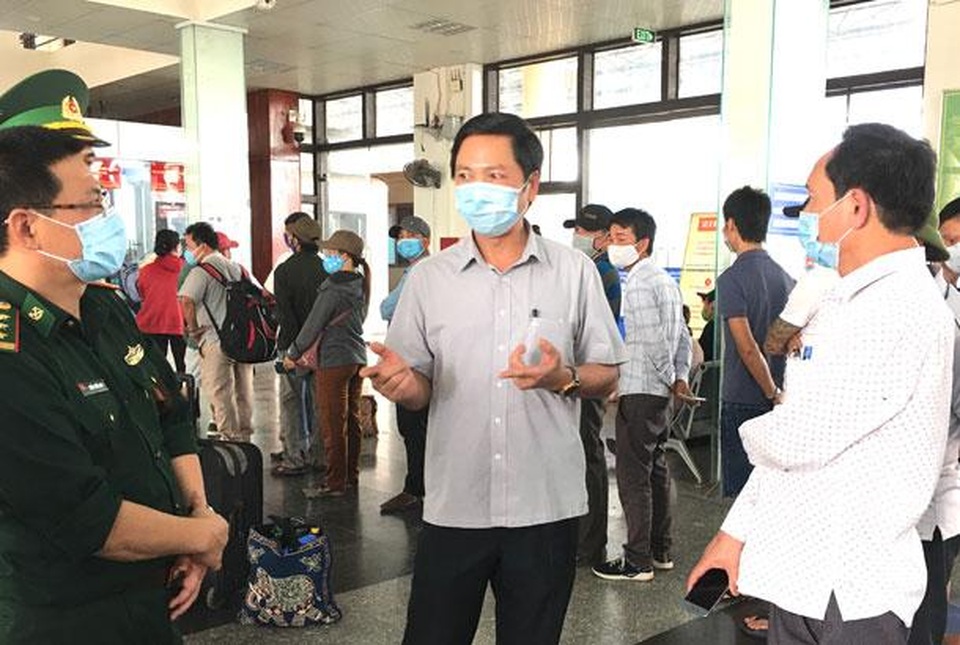 Hàng loạt ca âm tính với virus SARS-CoV-2 khi tiếp xúc gần người bệnh - 2