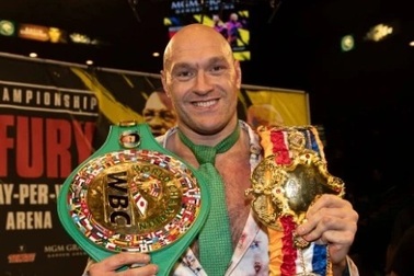 Cảm động đằng sau câu chuyện võ sĩ Tyson Fury rao bán đai vô địch