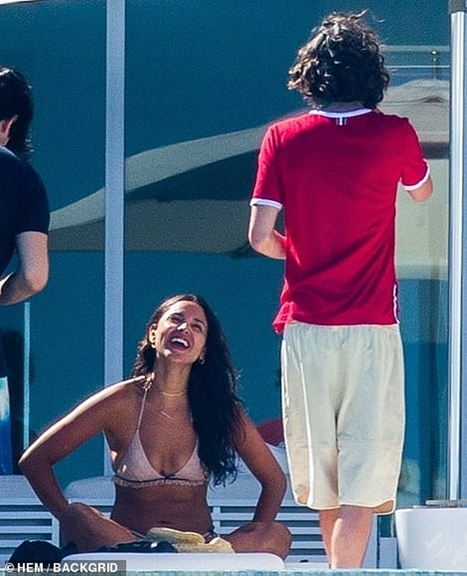 Eiza Gonzalez yêu bạn trai cũ của Lily-Rose Depp - 9 Eiza Gonzalez yêu bạn trai cũ của Lily-Rose Depp - 9