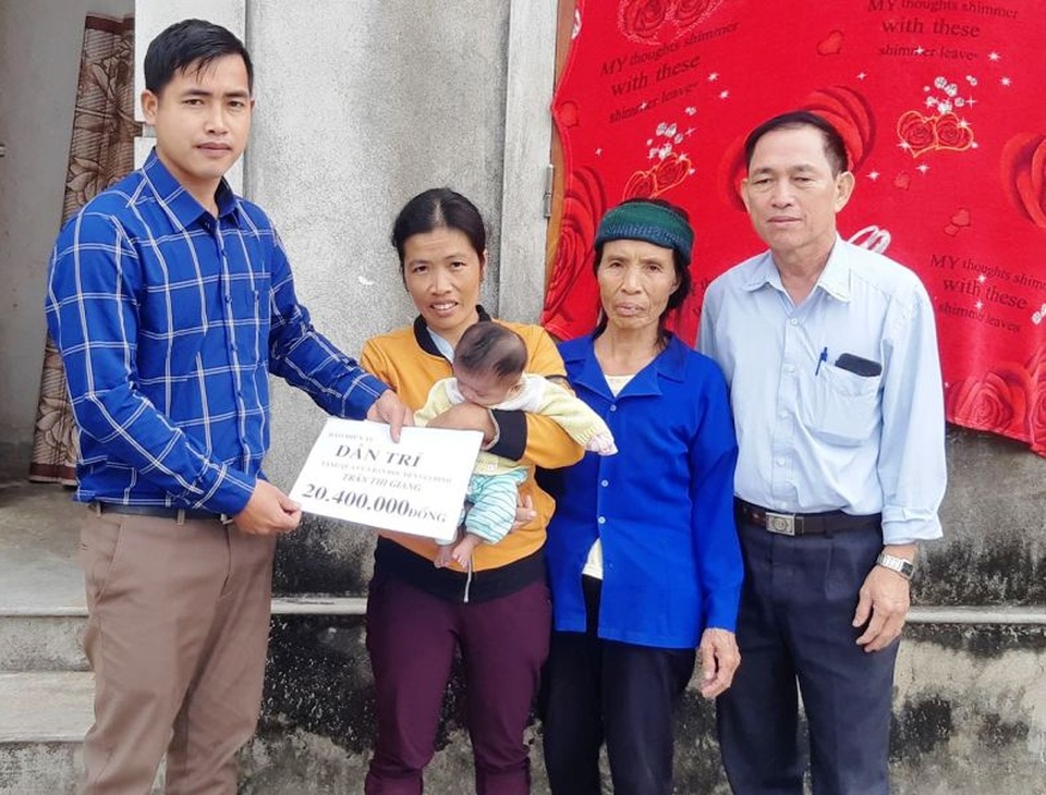 Hài nhi nặng 900g tiếp tục được bạn đọc giúp đỡ hàng chục triệu đồng - 2 Hài nhi nặng 900g tiếp tục được bạn đọc giúp đỡ hàng chục triệu đồng - 2