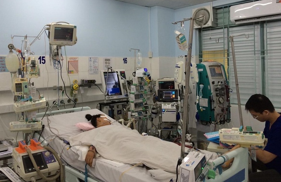 Cứu sống nữ sinh viêm cơ tim tối cấp, bác sĩ được tặng bằng khen - 1 Cứu sống nữ sinh viêm cơ tim tối cấp, bác sĩ được tặng bằng khen - 1