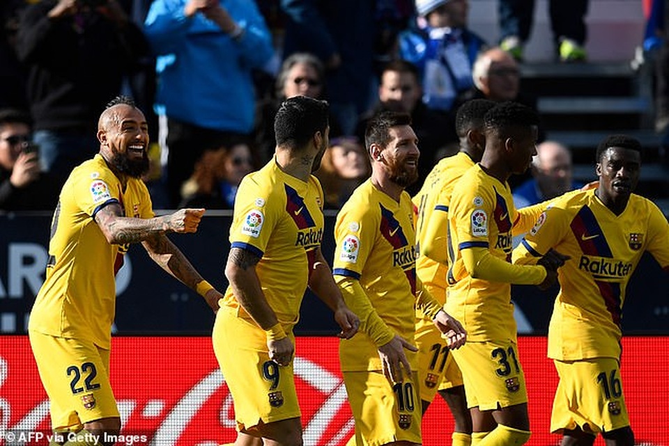 Luis Suarez lập công, Barcelona tiếp tục dẫn đầu La Liga - 6 Luis Suarez lập công, Barcelona tiếp tục dẫn đầu La Liga - 6