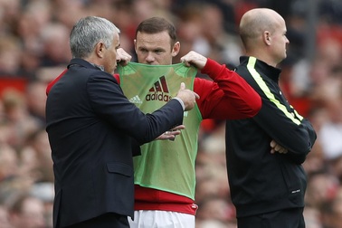 Mourinho gặp riêng để lên lớp Wayne Rooney