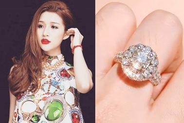 Hot girl Vân Navy khoe nhẫn kim cương 169 triệu sau đám hỏi