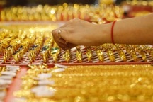 Giá vàng sụt giảm, lo ngại biến thể Omicron gia tăng