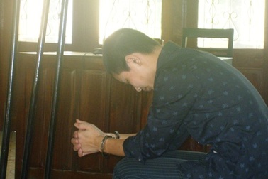 Nhiễm phim ảnh đồi trụy, đánh đổi 24 năm tù giam