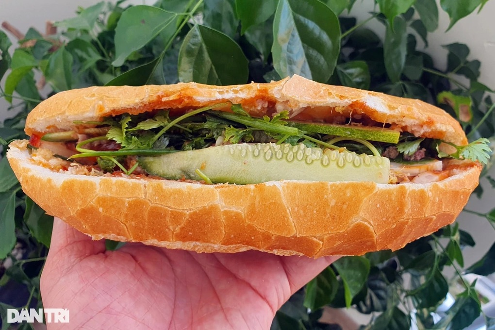 Vụ 149 người ngộ độc: Sẽ buộc đóng 1 cửa hàng bánh mì nổi tiếng ở Đồng Tháp - 1 Vụ 149 người ngộ độc: Sẽ buộc đóng 1 cửa hàng bánh mì nổi tiếng ở Đồng Tháp - 1
