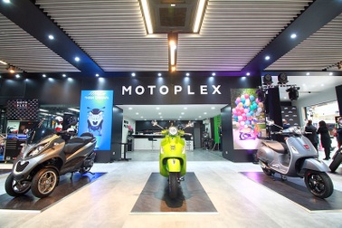 Piaggio “ghẹo’ truyền thông về Motoplex nhân ngày “Cá tháng Tư”