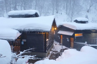 Vẻ đẹp onsen Nhật Bản trong tuyết mùa đông