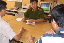 Vợ nhà báo Hoàng Hùng hứa khai tất cả sự thật