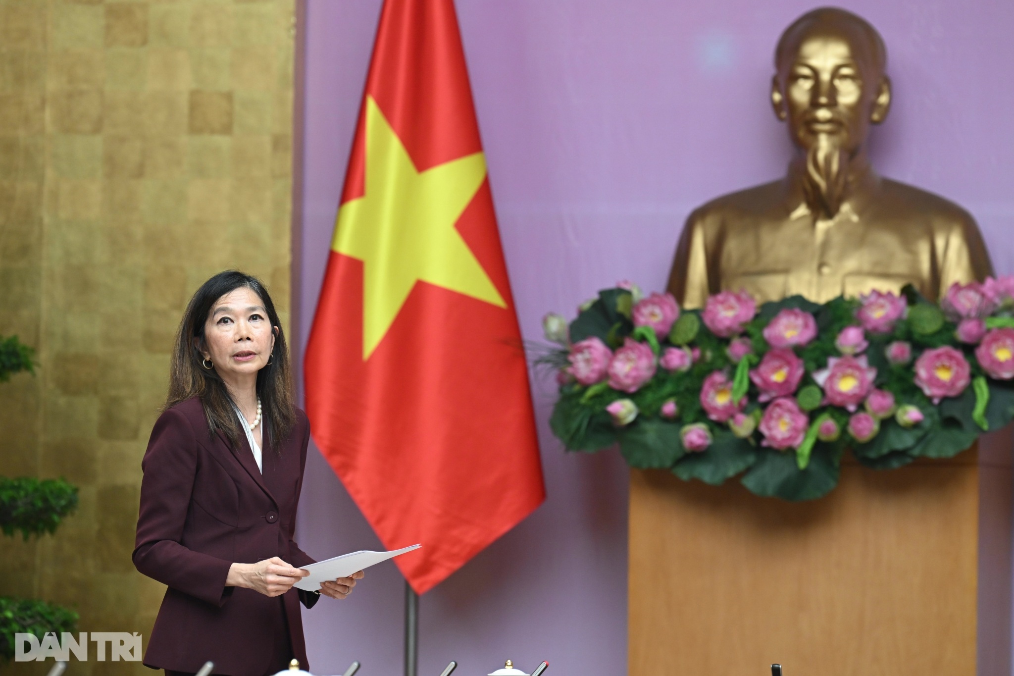 Thủ tướng Phạm Minh Chính gặp mặt các nhà ngoại giao nữ Việt Nam và quốc tế - 8