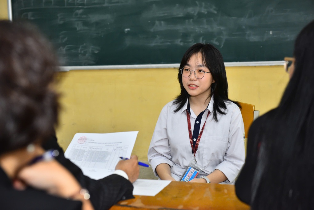 Thí sinh diện “tinh hoa” được ĐH Bách khoa phỏng vấn ra sao? - 2 Thí sinh diện “tinh hoa” được ĐH Bách khoa phỏng vấn ra sao? - 2
