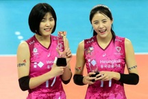 Hai chị em xinh đẹp bóng chuyền nữ Hàn Quốc được "giải cứu" ra sao?