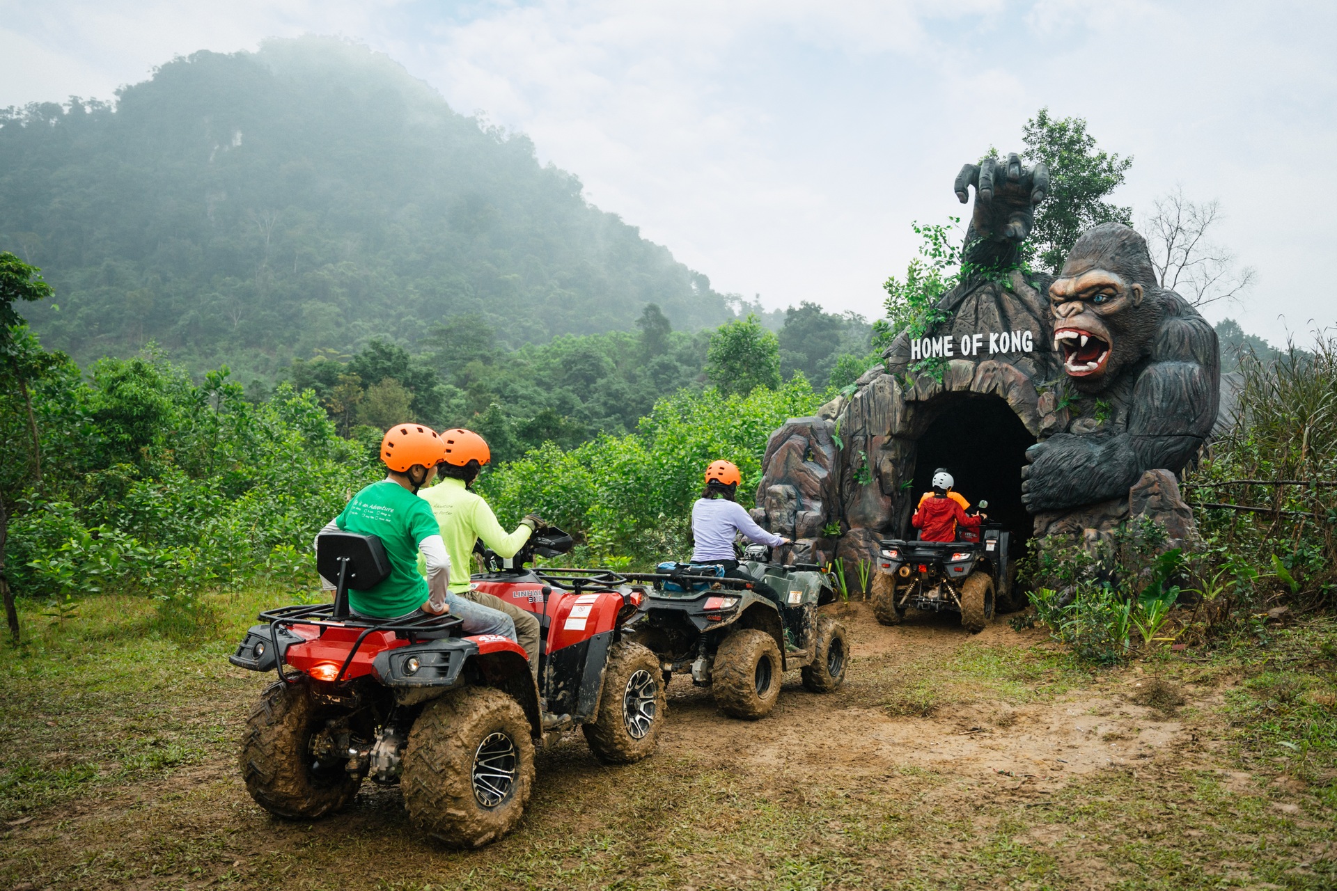 Độc đáo tour lái xe mạo hiểm giữa rừng, khám phá nhà Kong ở Quảng Bình - 10 Độc đáo tour lái xe mạo hiểm giữa rừng, khám phá nhà Kong ở Quảng Bình - 10