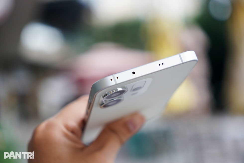 Đánh giá: Oppo Reno14 5G và sức ép từ iPhone 16, Samsung Galaxy S24 - 3 Đánh giá: Oppo Reno14 5G và sức ép từ iPhone 16, Samsung Galaxy S24 - 3