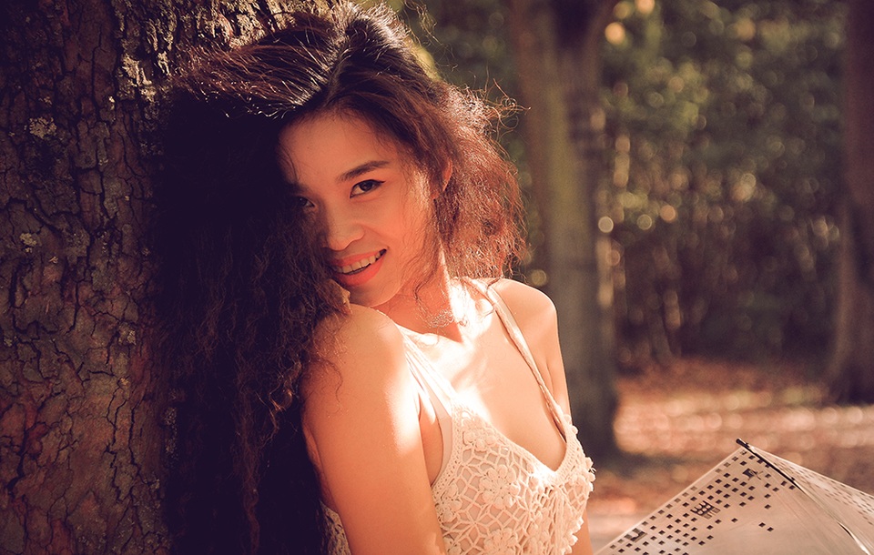 Đồng Lan: “Tôi không “ru ngủ” khán giả bằng tác phẩm trong sáng và hời hợt” - 9 Đồng Lan: “Tôi không “ru ngủ” khán giả bằng tác phẩm trong sáng và hời hợt” - 9