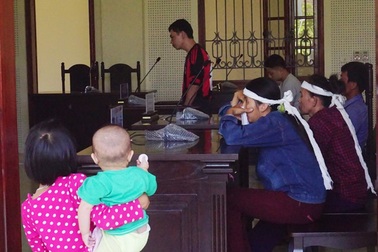 Nhát dao oan nghiệt và tương lai mờ mịt của ba đứa trẻ