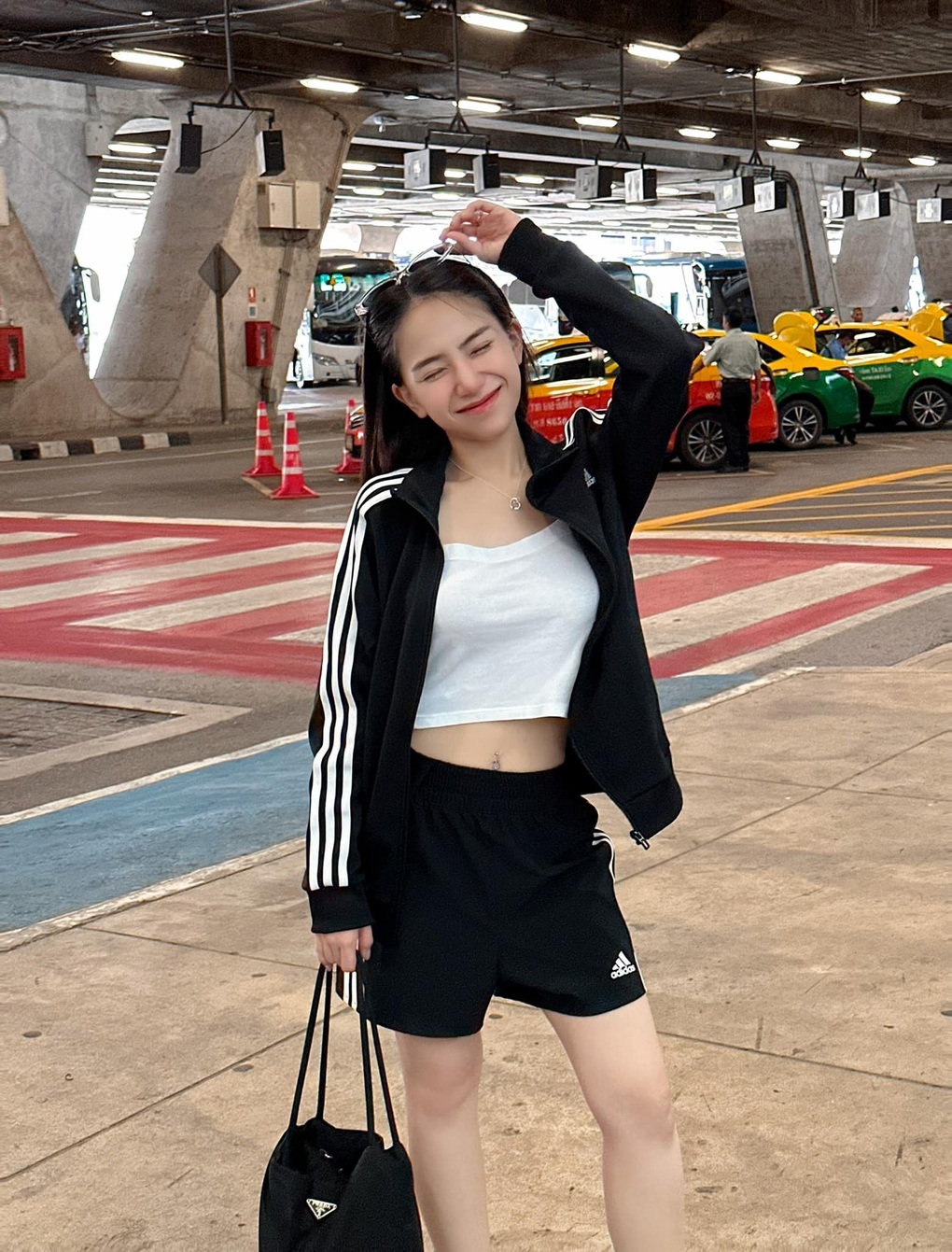 Con gái đại gia Minh Nhựa ăn mặc gợi cảm sau hai lần sinh nở - 3