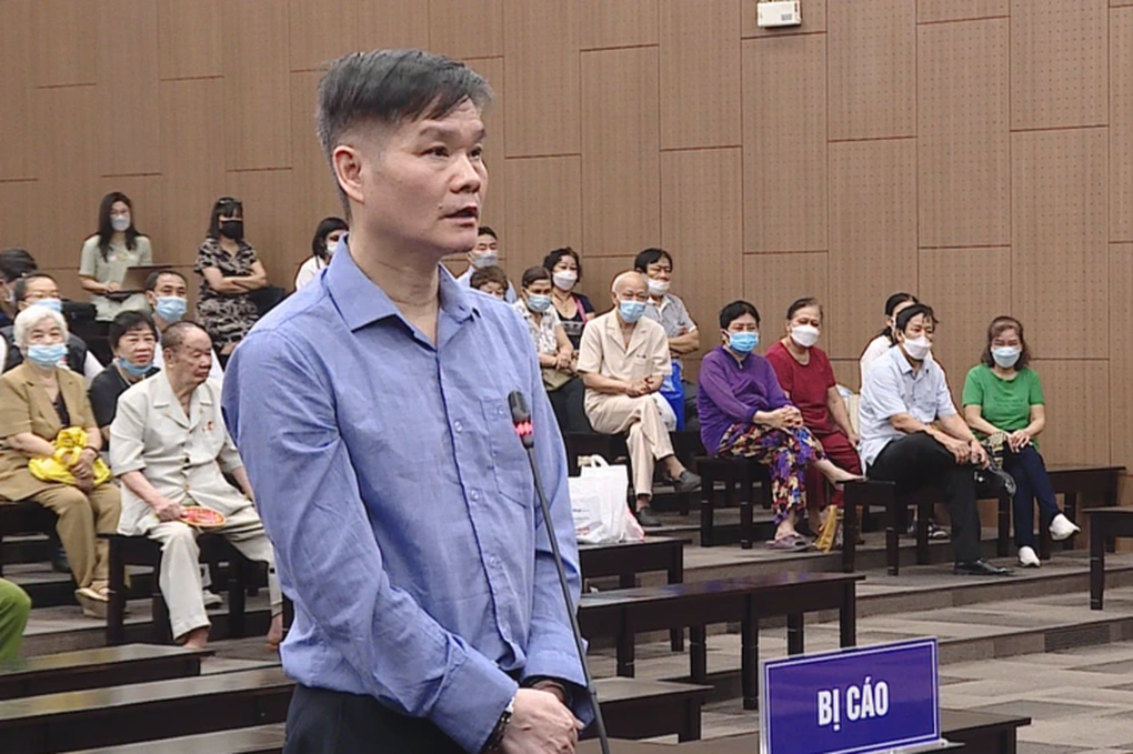 Xét xử tiến sĩ vật lý dạy làm giàu: Bị hại kêu oan cho bị cáo - 1 Xét xử tiến sĩ vật lý dạy làm giàu: Bị hại kêu oan cho bị cáo - 1